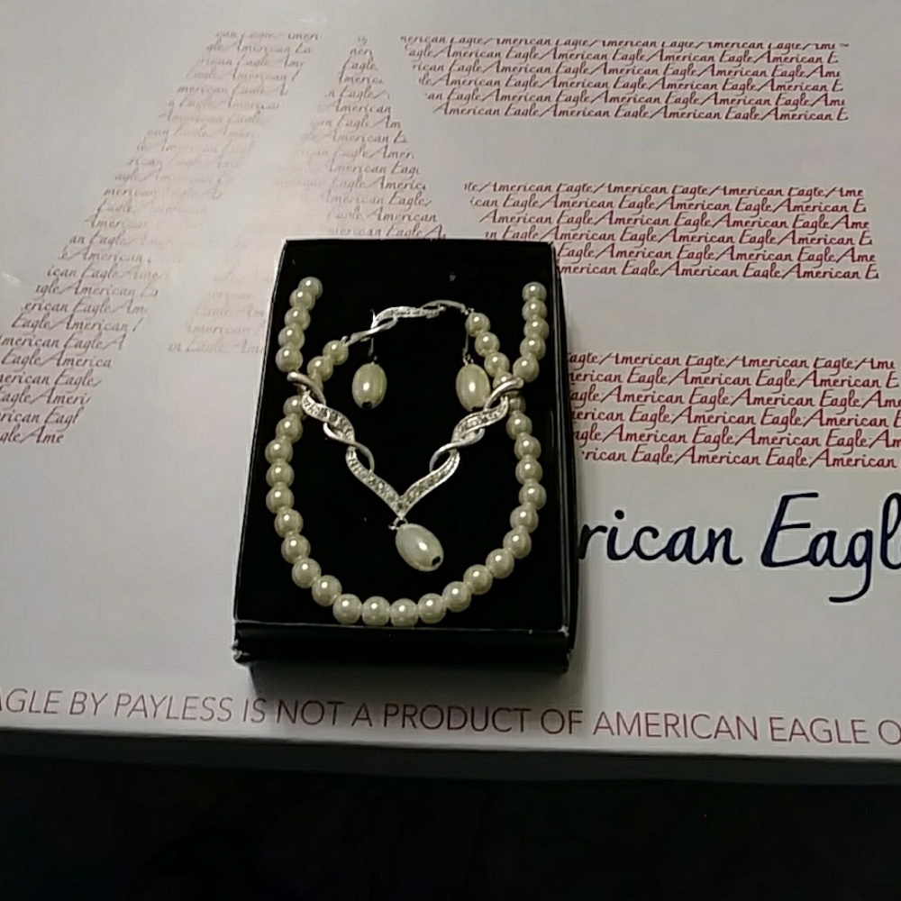 Pearls Necklace,Earrings,And Bracelet